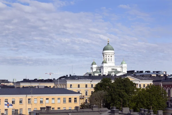 Kathedrale von Helsinki überragt das Stadtzentrum — Stockfoto