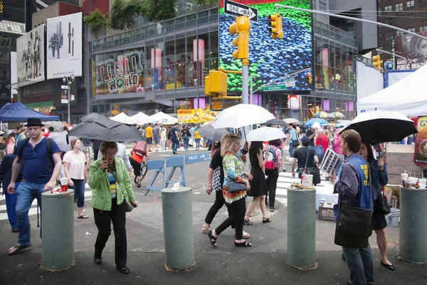 New york şehri, 12 Eylül 2015: kalabalık new York'ta Broadway'de 