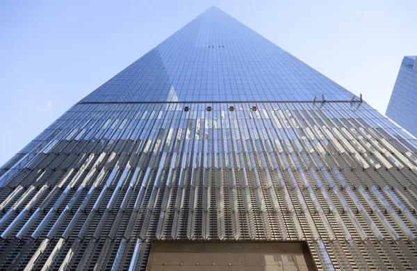 Façade d'un centre de commerce mondial dans le bas Manhattan New York — Photo