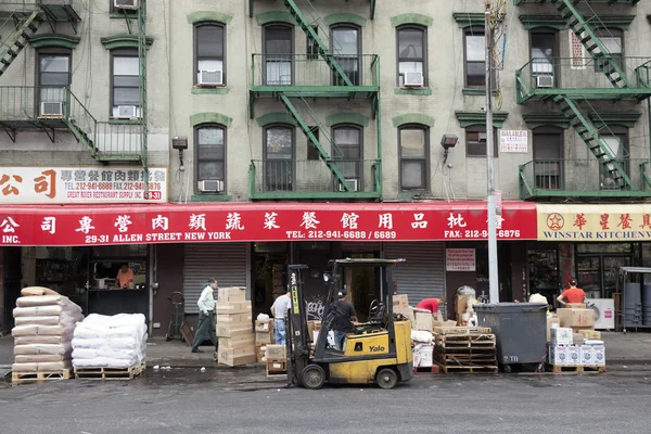 New york city, USA, 11 september 2015: people and signs on allen street in chinatown manhattan new york — Stock Photo, Image