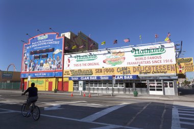 Nathan'ın deniz ürünleri hamburger midye bar Şarküteri gıda yer c
