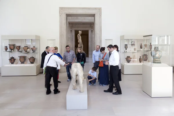 Nova York, 14 de setembro de 2015: visitantes e escultura no n — Fotografia de Stock