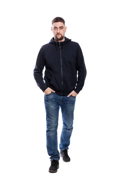 Serieuze Jongeman Spijkerbroek Een Hoodie Loopt Naar Voren Volle Hoogte — Stockfoto