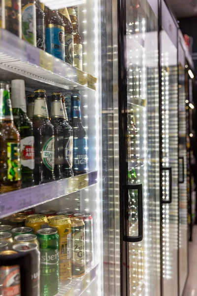 Escaparate Con Cerveza Fría Tienda Primer Plano Moscú Rusia 2020 —  Fotos de Stock