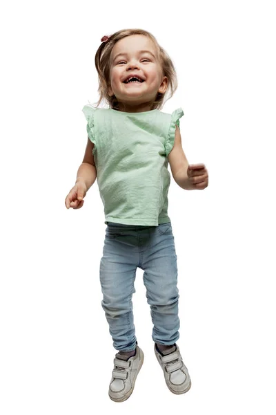 Двухлетняя Девочка Прыгает Счастливо Счастье Активность Полный Рост Изолированный Белом — стоковое фото