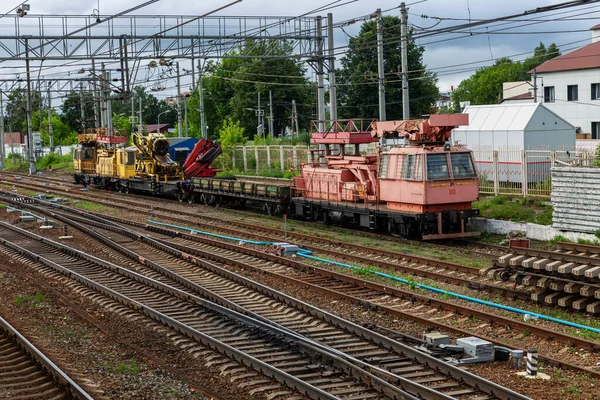 鉄道軌道上の重い貨物車 トップ表示 — ストック写真