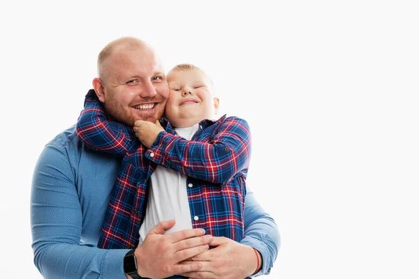 Papà Figlio Anni Abbracciano Ridono Buone Relazioni Familiari Amore Tenerezza — Foto Stock