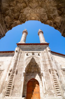 Cifte Minareli Medrese, nam-ı diğer İkiz Minaretler Madrasa, Sivas Türkiye. Seljuk mimarisi.