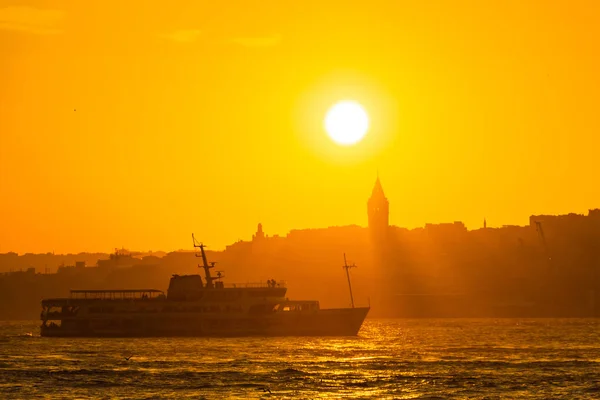日没時のガラタタワー イスタンブールの背景写真 日没時のイスタンブールの街並 — ストック写真