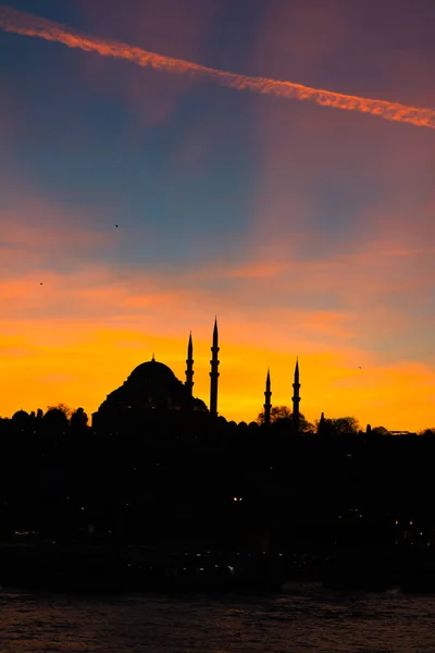 Silhuett Suleymaniye Moskén Med Dramatiska Moln Ramadan Iftar Kandil Kadir — Stockfoto