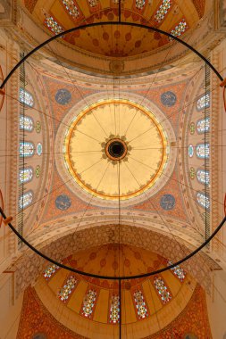 İstanbul Türkiye - 12.17.2020: İstanbul Beyazit Camii Kubbesi. Ramazan ve iftar arkaplan fotoğrafı. İstanbul 'un camileri. Osmanlı mimarisi. Ramazan, iftar, kandil, kadir gecesi (laylat al-qadr), İslami yeni yıl, Kurban Bayramı arkaplan fotoğrafı.