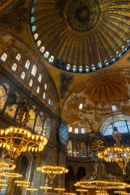 Ayasofya ya da Ayasofya Camii. Ayasofya 'nın iç manzarası. İstanbul Türkiye - 12.20.2024