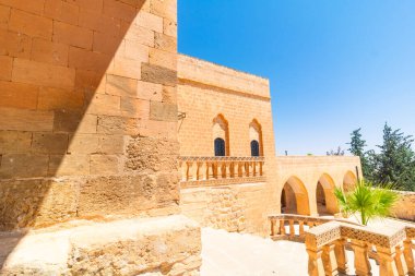 Mardin 'deki Saffron, nam-ı diğer Mor Hananyo veya Deyrulzafaran manastırı..