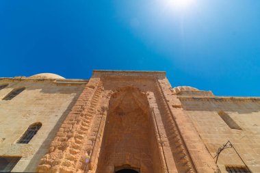 Mardin 'de gündüz vakti Kasimiye Medresesi inşa ediliyor.