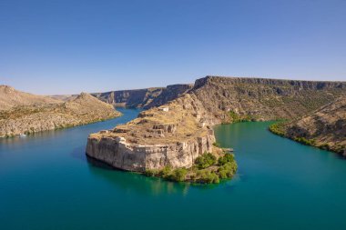 Gaziantep konsept fotoğrafını ziyaret edin. Rumkale kalesi ve Fırat 'ın gündüz vakti.