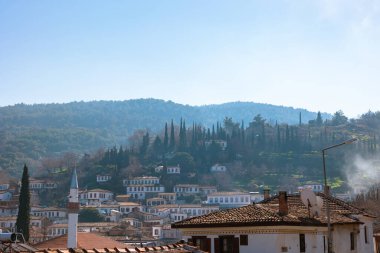 İzmir 'in Selçuk ilçesine bağlı Sirince kasabası. Sirince şehir manzarası gündüz vakti.