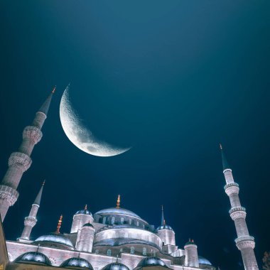 Hilal aylı Mavi Cami. Ramazan arkaplan biçimi resmi.