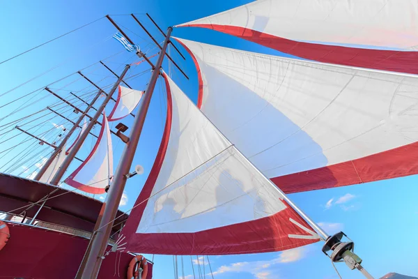 Sails on a ship — Stock Photo, Image