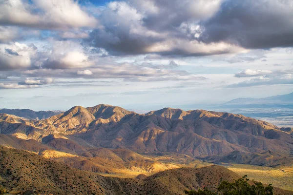 Palm Springs and Bermuda Sand Dunes overlook from Joshua Tree National Park — Stock Photo, Image