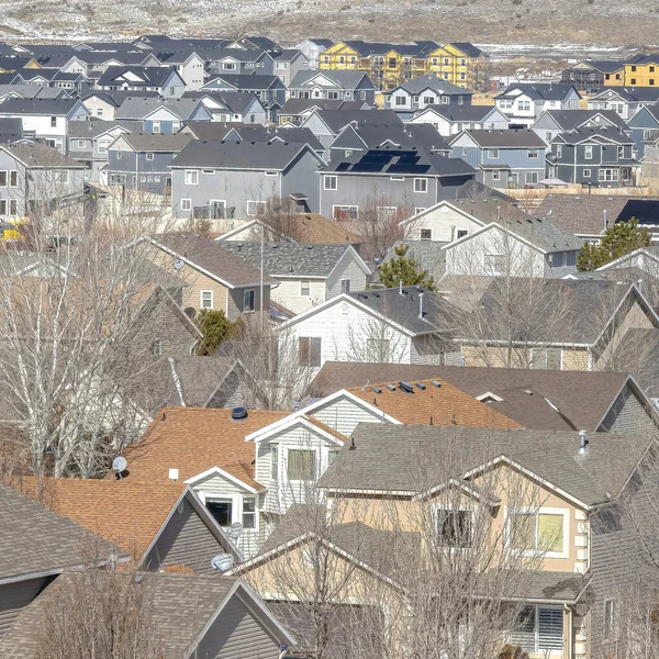 Square Utah Valley Terrain mit Häusern mit Blick auf die Wasatch Mountains — Stockfoto