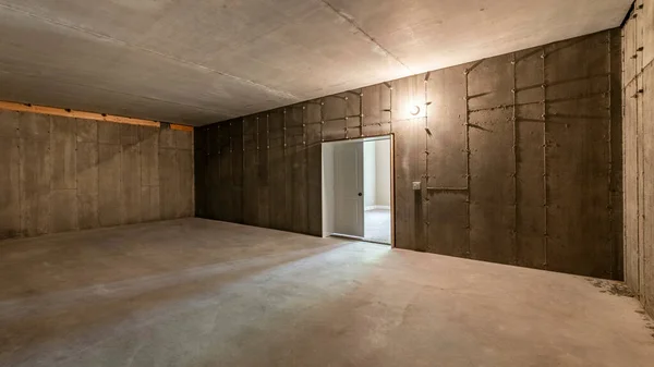 Pano Interior de un almacén frigorífico en construcción en el sótano — Foto de Stock