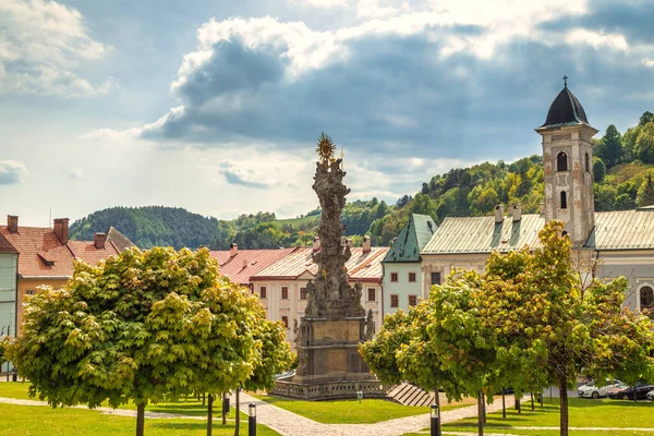 Tér Pestis Oszlop Körmöcbányán Fontos Középkori Bányaváros Szlovákia Európa — Stock Fotó