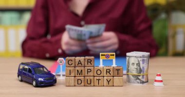 Dostça bir çalışma alanında, oyuncaklar, para ve görseller kullanarak araba ithalatı görevine girişmek. Araç ithalatının maliyetlerini öğrenirken yaratıcı sürecin tadını çıkarın.