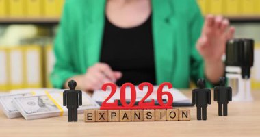 2026 'da yeni büyüme fırsatlarına odaklandıkça parlak fikirler canlanıyor. Tartışmalar ve stratejik planlama, dinamik bir çalışma alanının merkezinde yer alıyor.