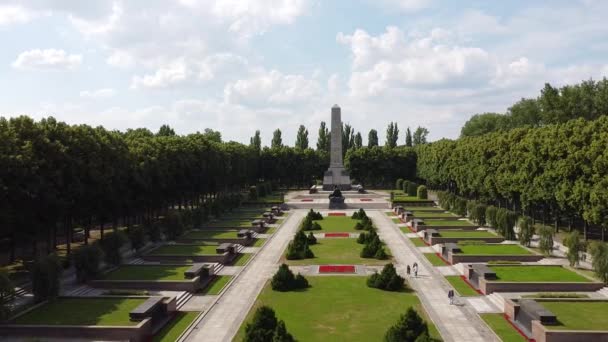 Berlín Alemania Julio 2021 Monumento Guerra Soviética Schnholzer Heide Distrito — Vídeo de stock