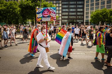 Berlin, Almanya - 24 Temmuz 2021: Christopher Caddesi Günü