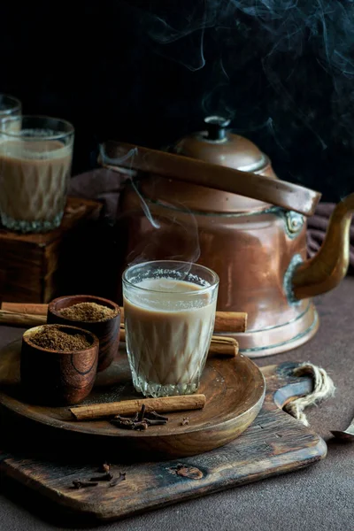 Indiana Picante Chá Masala Quente Deliciosa Bebida Tradicional Chá Leite — Fotografia de Stock