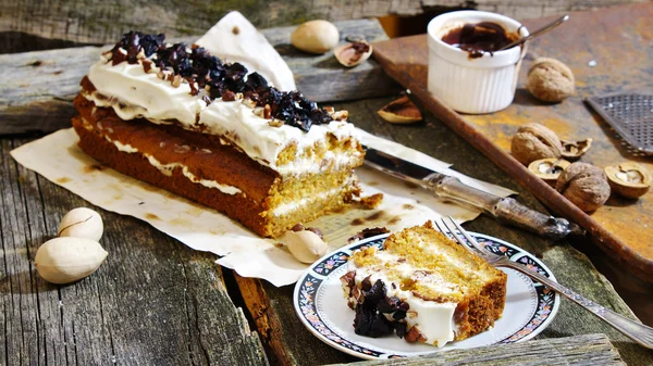 Torta di carote con noci pecan — Foto Stock