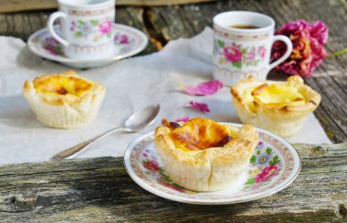 Pastel de Belem (Pastel de nata) - Portekizce yumurta tart pasta