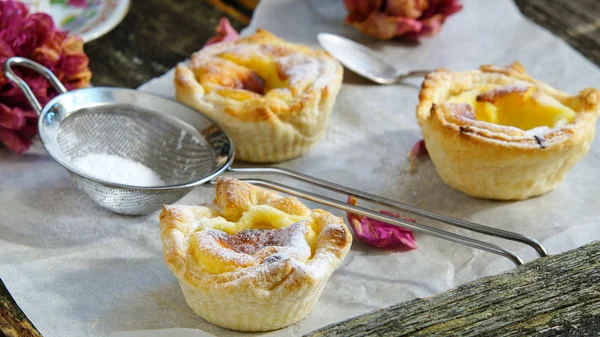 Pastel de Belem (Pastel de nata) Pastel de tarta de huevo portugués — Foto de Stock