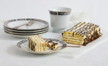 Esterhazy kek - bademli çikolatalı kek