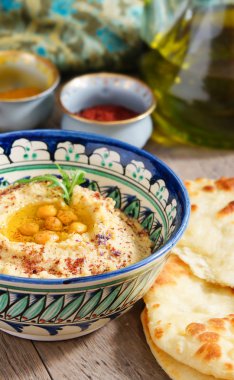 Humus ve buğday gözleme