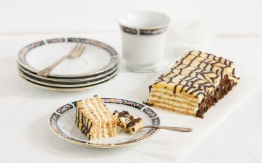 Esterhazy kek - bademli çikolatalı kek