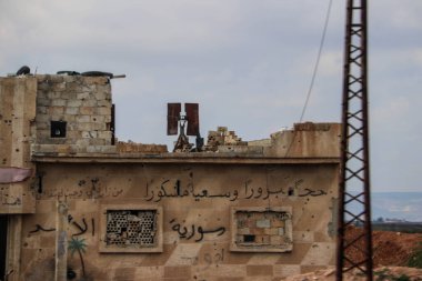 2020 yazında Suriye 'nin kuzeydoğusundaki El Hol IŞİD kampı çocukları, 70.000' den fazla IŞİD takipçisine ev sahipliği yapıyor..