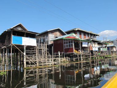 Kırsal yaşam ve yazın Myanmar manzarası
