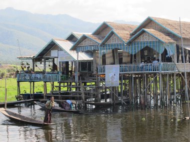 Kırsal yaşam ve yazın Myanmar manzarası