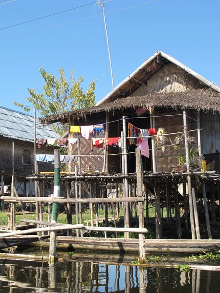 夏のミャンマーの農村生活と観光スポット — ストック写真