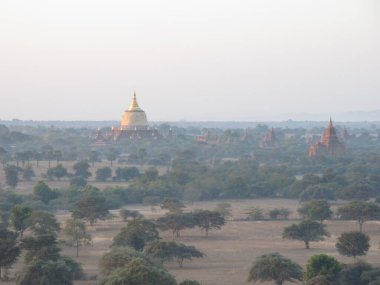 Kırsal yaşam ve yazın Myanmar manzarası