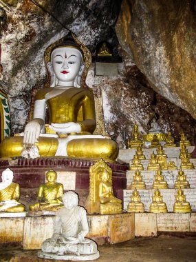 Kırsal yaşam ve yazın Myanmar manzarası