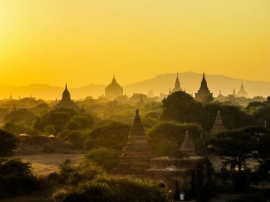 Kırsal yaşam ve yazın Myanmar manzarası