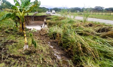Bedir 'de günlük mülteci köyü hayatı, Afganistan' da çölde..