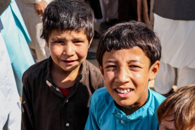 Bedir 'de günlük mülteci köyü hayatı, Afganistan' da çölde..