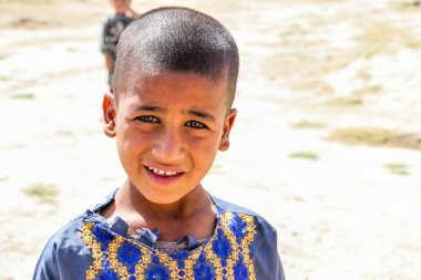Bedir 'de günlük mülteci köyü hayatı, Afganistan' da çölde..