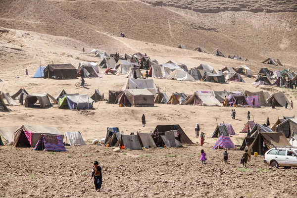 砂漠のアフガニスタン バジジの難民村での毎日の生活 — ストック写真