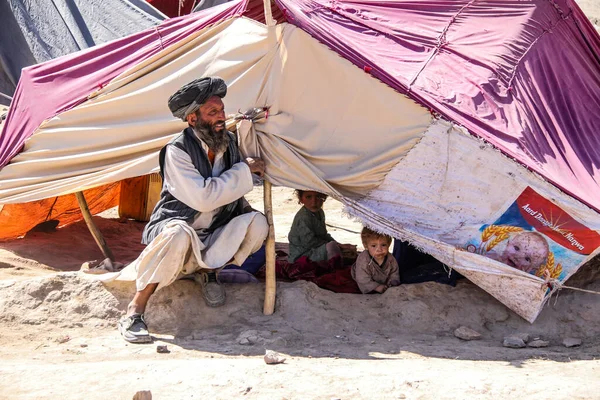 砂漠のアフガニスタン バジジの難民村での毎日の生活 — ストック写真