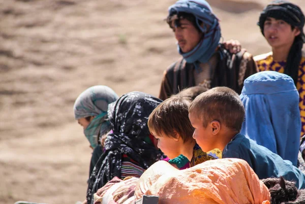 Bedir 'de günlük mülteci köyü hayatı, Afganistan' da çölde..